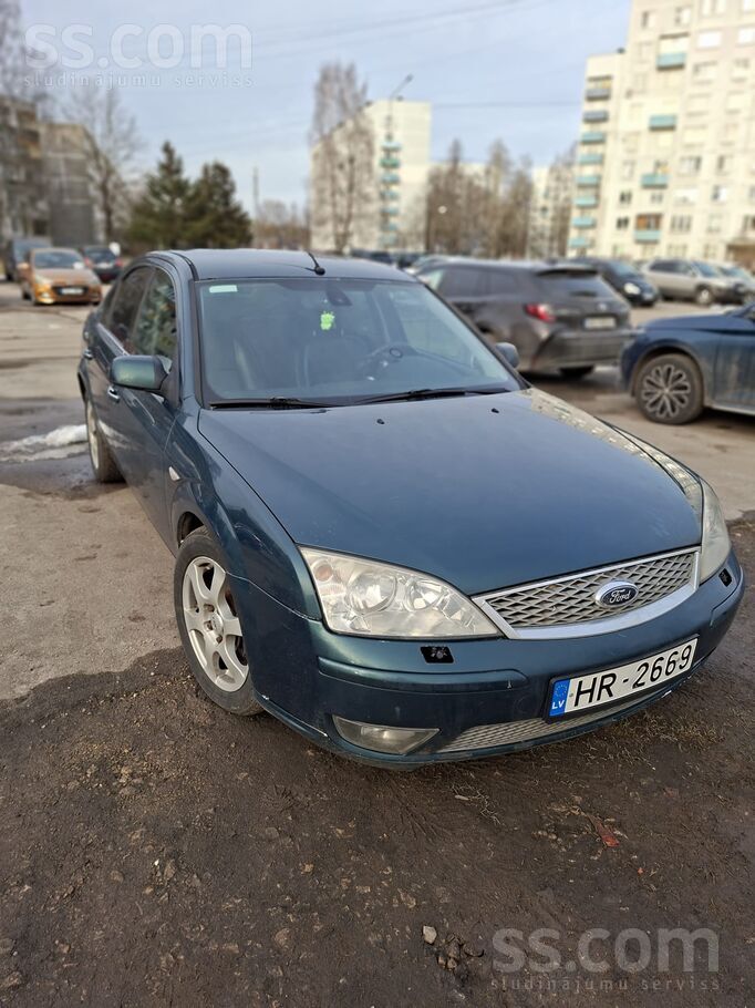Ford Нормальная машина для своих лет. Всё как у всех. Б