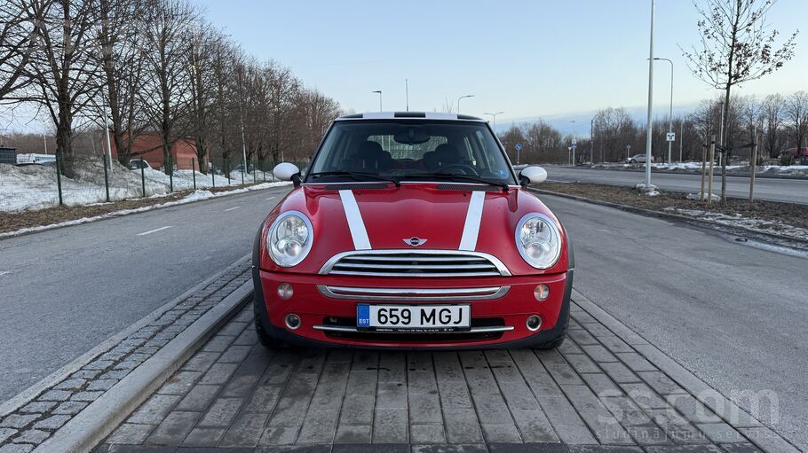 Mini Mini Cooper – стильный, ухоженный автомобиль с ори