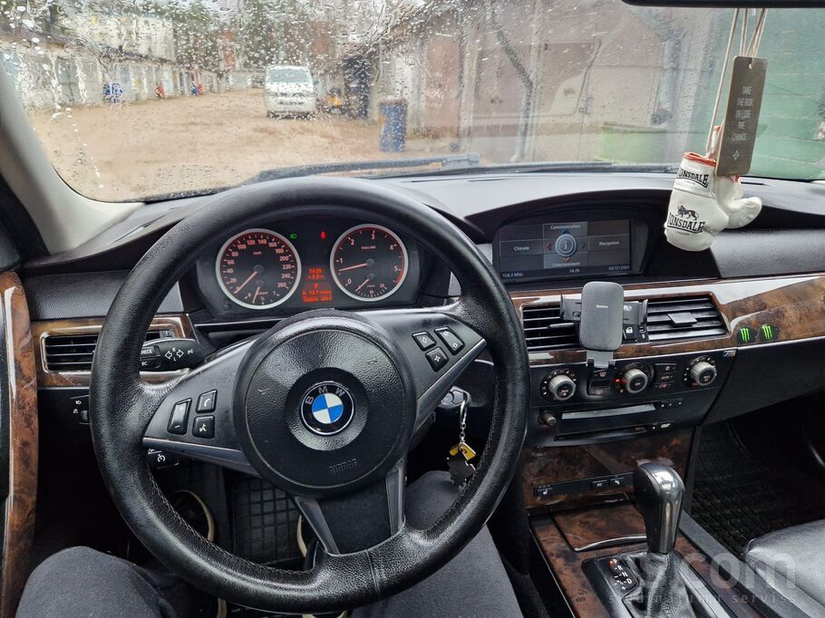 BMW Pardodam laba tehniska stāvokli, vizuāli ir nianse