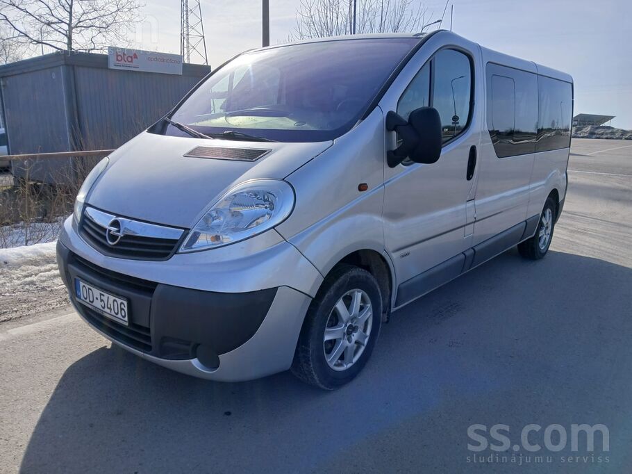Opel Pārdod Opel Vivaro life L2 garā bāze 9 vietas, 2.5