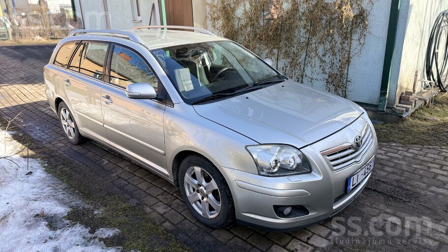 Toyota Машина в хорошем сосотянии. Только что пройден тех