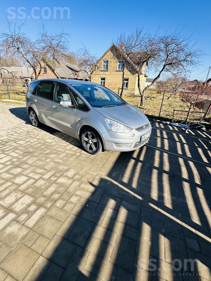 Ford Pārdodu Ford s max viss strada vairak informācija 