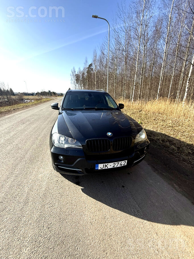 BMW Продаётся BMW X5 2008 года в хорошем техническом с