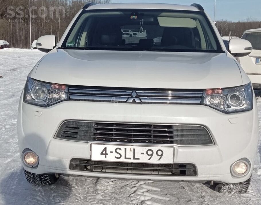 No Holandes. Mitsubishi Outlander Phev Plug-in Hybrid 2.0i, 89kw un 120kw 4w