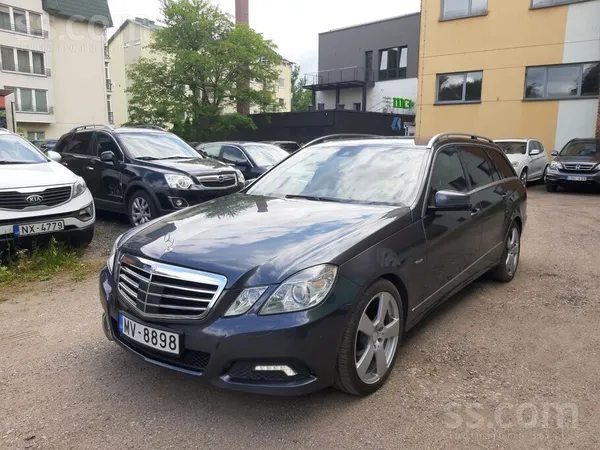 Mercedes Pārdod E350 ļoti labā stāvoklī. Latvijā no 23. gad