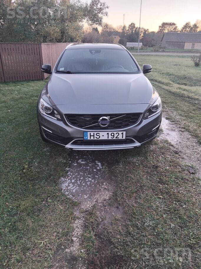 Volvo V60 Cross Country. Nomainītas visa eļļas, filtri, 