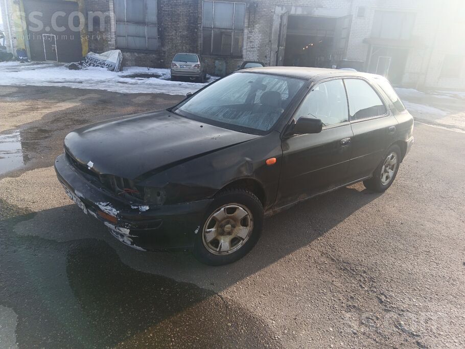 Subaru Impreza 1.6 automāts. Rūc, brauc, bremzē. Ir sapuvis. Priekš pļavas k