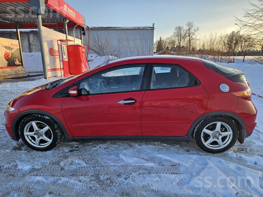 Honda Pārdodu Honda Civic 1.8 (I‑Vtec) ar automātisko āt