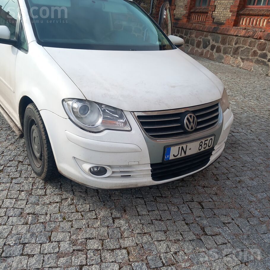 Volkswagen Pārdod normālā stāvoklī touran. Kruīza kontrole. S