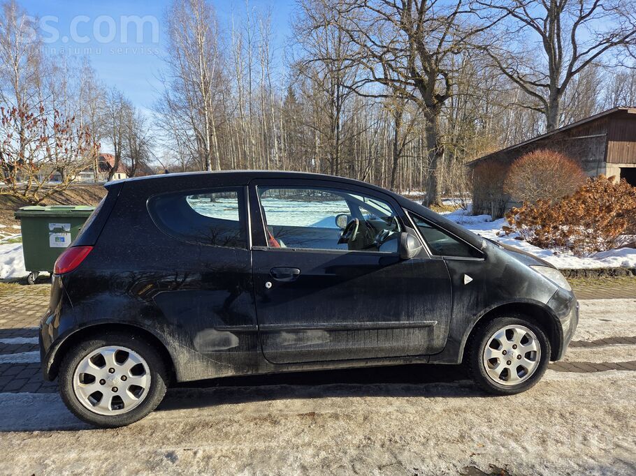 Pārdodu. 
Ir nelieli vizuāli defekti. 
Jaunas ziemas riepas. 
TA līdz 09.