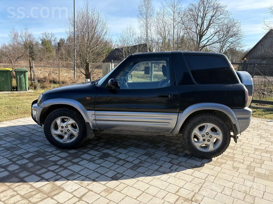 Pārdod skatē piesmietu vilkmobīli (Rav 4)dzīvē nav tik traki, bet roka jāpie