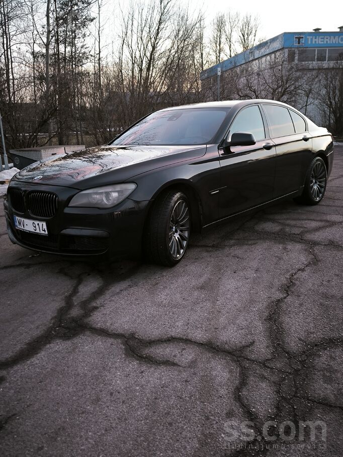 BMW Pārdod elegantu un prestižu BMW 730 Individual ar 