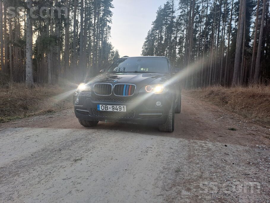 BMW Sveiki. Pārdodu BMW X5 ļoti labā stāvoklī. Gadu La