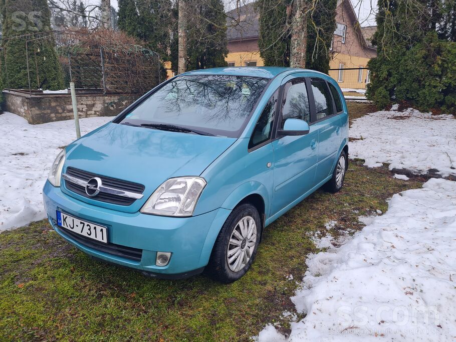 Opel Pārdod koptu un labi uzturētu 2005. gada Opel Meri
