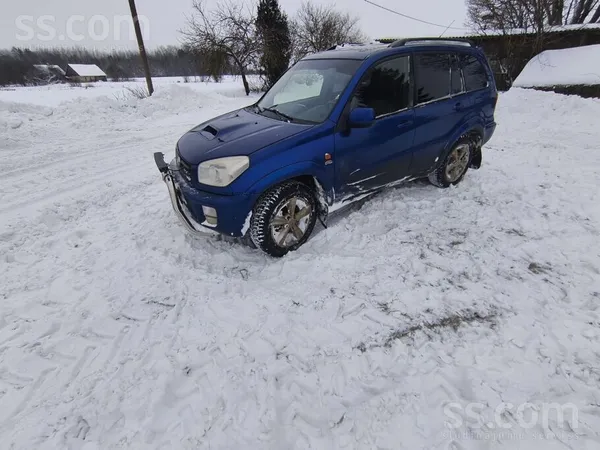 Toyota Pārdodu Toyota rav4 2.0d4d 85kw motors. Motoram ve