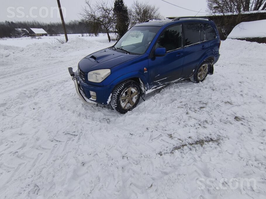 Toyota Pārdodu Toyota rav4 2.0d4d 85kw motors. Motoram ve