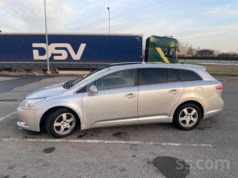Toyota Pārdod Toyota Avensis 2.0 D4D (93kw). Auto labā st