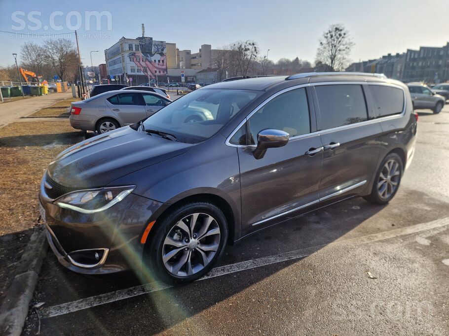 Chrysler Pacifica