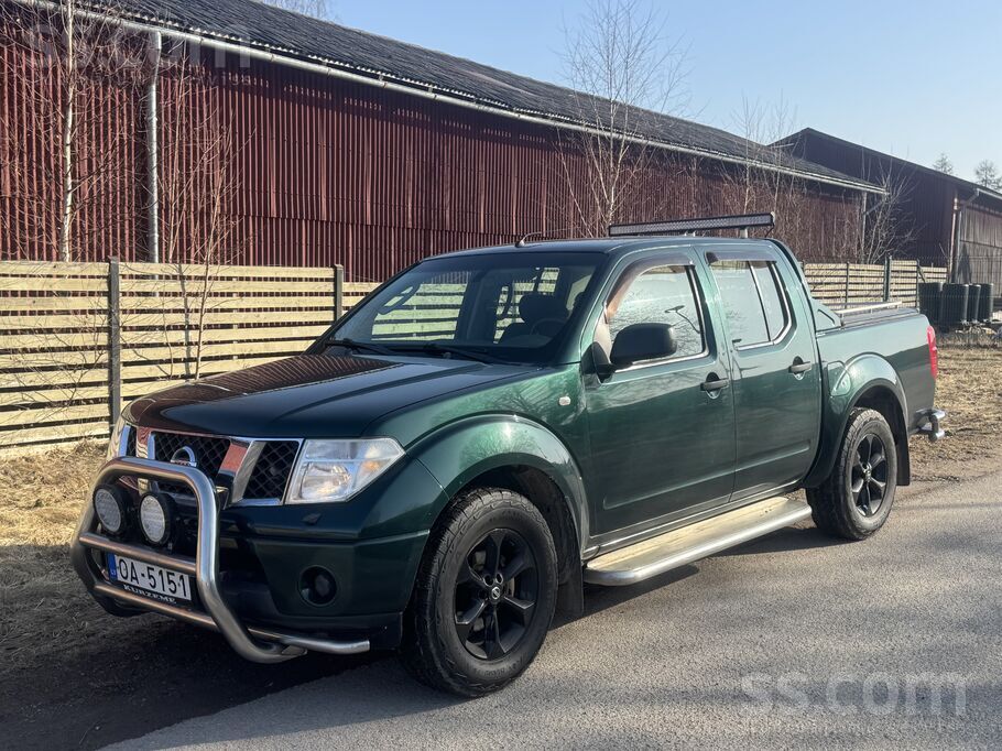 Pārdod Nissan Navara 4x4 2.5 dci 126kw ar 6. ātrumu mehānisko ātrumkārbu.
