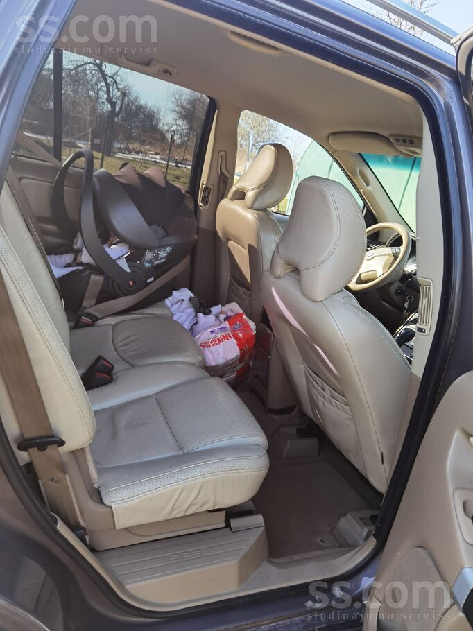 Volvo Steidzīgi pārdodas ģimenes auto volvo xc90 2, 4D 1