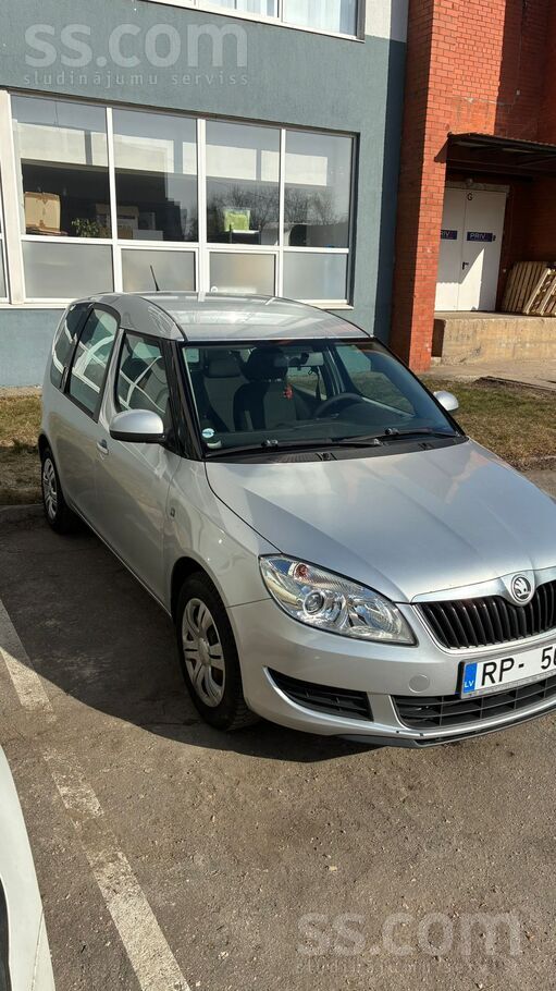 Tirgojas auto - Auto tehniskā kārtībā protams ir pa kādai rūsai. Cena reālam