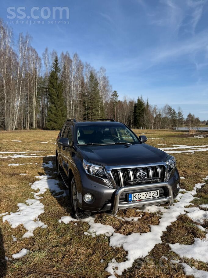 Toyota Ļoti labs stāvoklis un mazs nobraukums. 