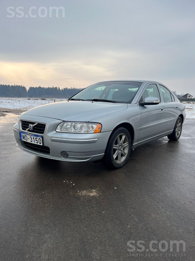 Volvo Auto labā, vecumam atbilstošā, tehniskajā un vizuā