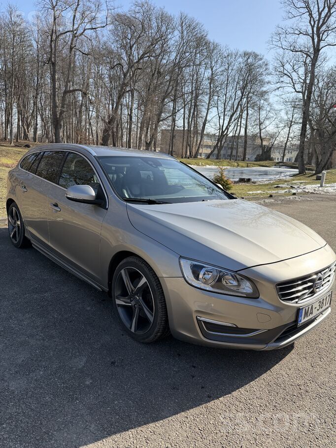 Volvo V60

Xenon gaismas
Ādas salons
Navigacija
Līdzi ziemas diski ar z