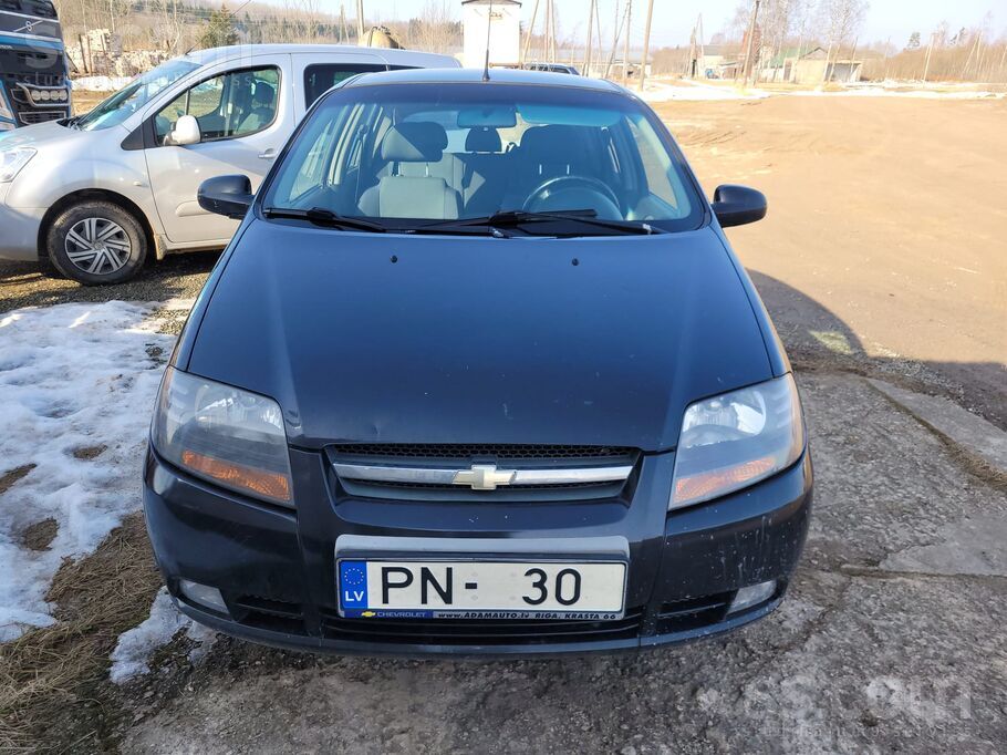 Chevrolet Pārdod Aveo normālā stāvoklī, neliels kreisā spārn