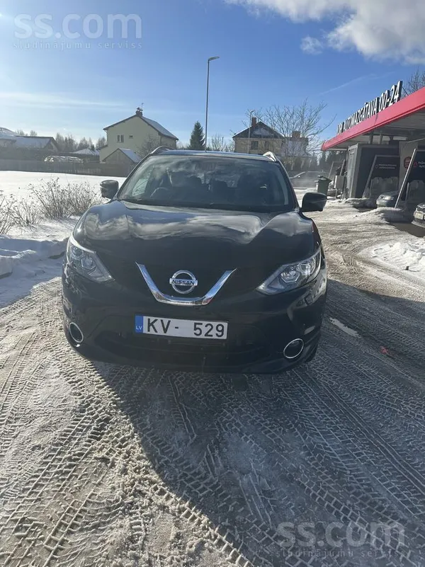 Nissan Pārdodu automašīnu ļoti labā braukšanas un vizuālā