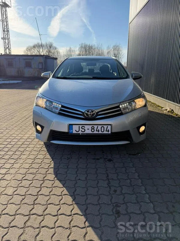 Toyota Pārdodu automašinas labā stāvoklī ar originālo nob