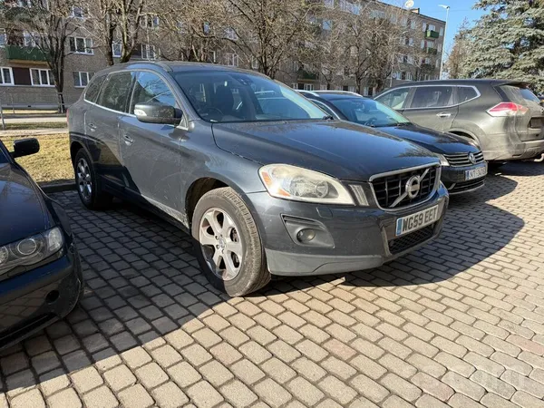Volvo Pārdodu Angli Volvo Xc60 2, 4 SE D Drive (129kw) (