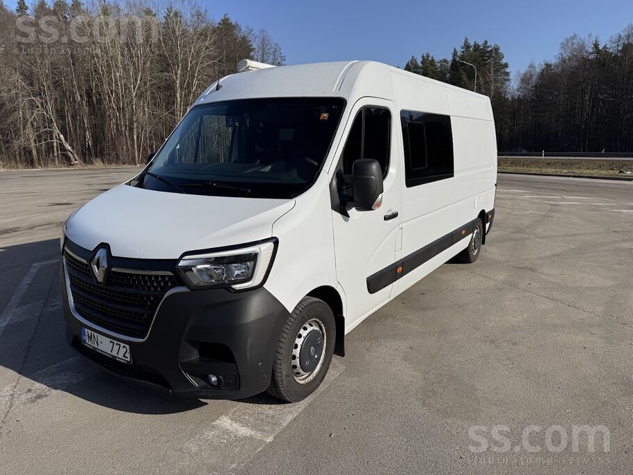 Renault Uzņēmums pārdod Renault Master kravas busu. Mašīna