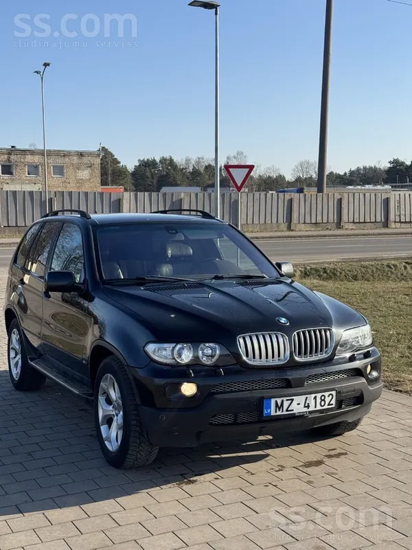 BMW Продаю машину на которой передвигались каждый день