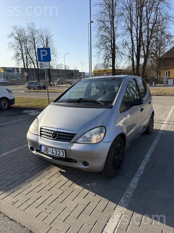 Mercedes Tiek pārdots ekonomisks un ērts Mercedes-Benz A-Cl