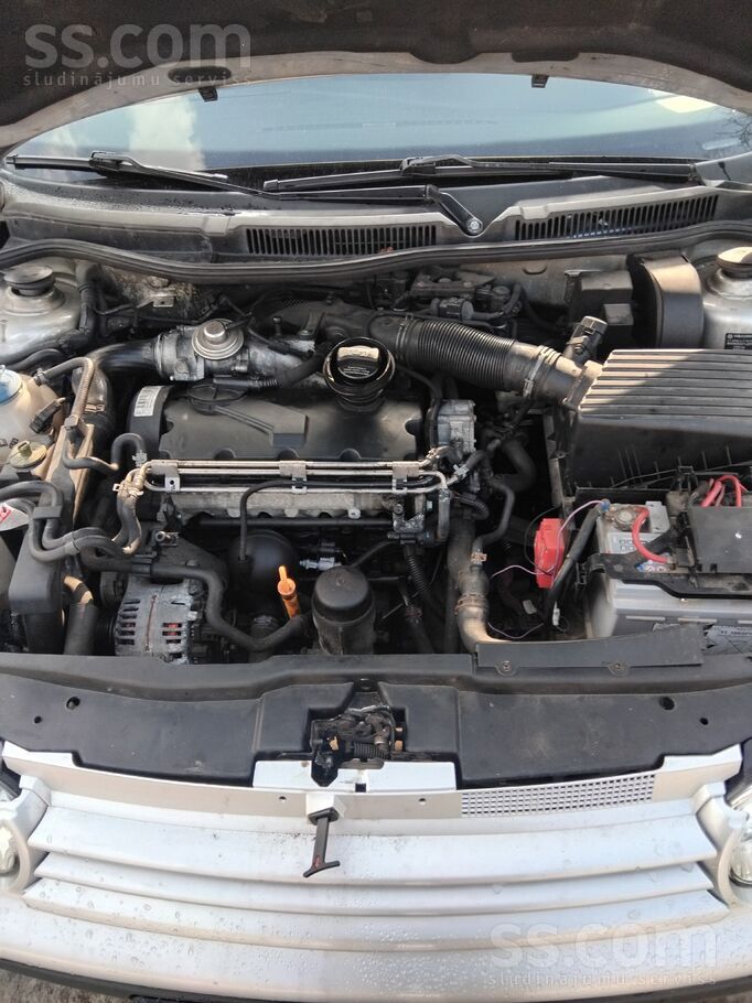 Volkswagen Pārdoduvwgolf4 universāls 1, 9Tdi 74kw, divas atsl