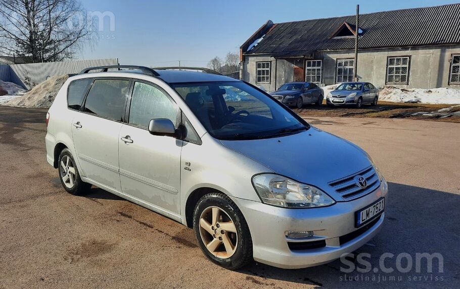 Tiek tirgots auto, kas godam kalpojis ģimenes izbraucieniem. Laicīgi un regu