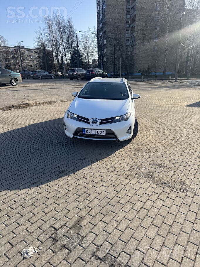 Toyota 1.8 гибрид-газ Brc по деньгам 4.50 евро на 100 км 