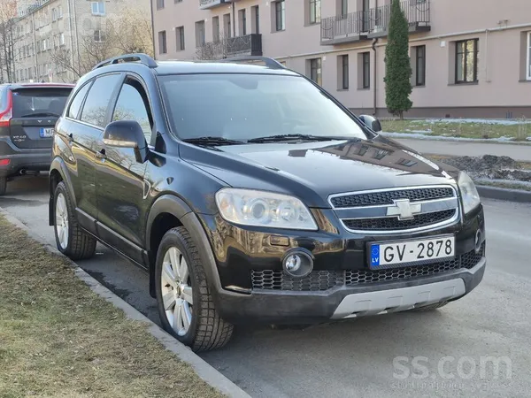 Chevrolet Pārdodu Chevrolet 7 sēdvietas 4x4 ar manuālo ātrum