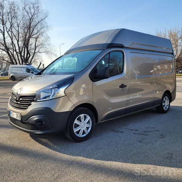 Renault Cena 7437Eur+Pvn=8999Eur. Pārdod labu Renault Traf
