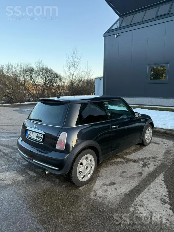 Mini Ir lietas, kas nekad neiziet no modes, un šis 2005