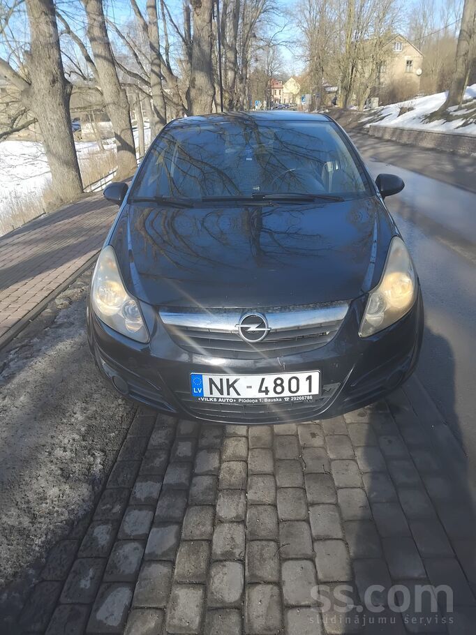 Tiek pārdota ikdienā lietots auto. Ļoti ekonomisks. Labā tehniskā stāvoklī,