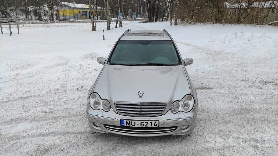 Mercedes Pārod Mercedes Benz W203 2.2l Cdi automātiskā pārn