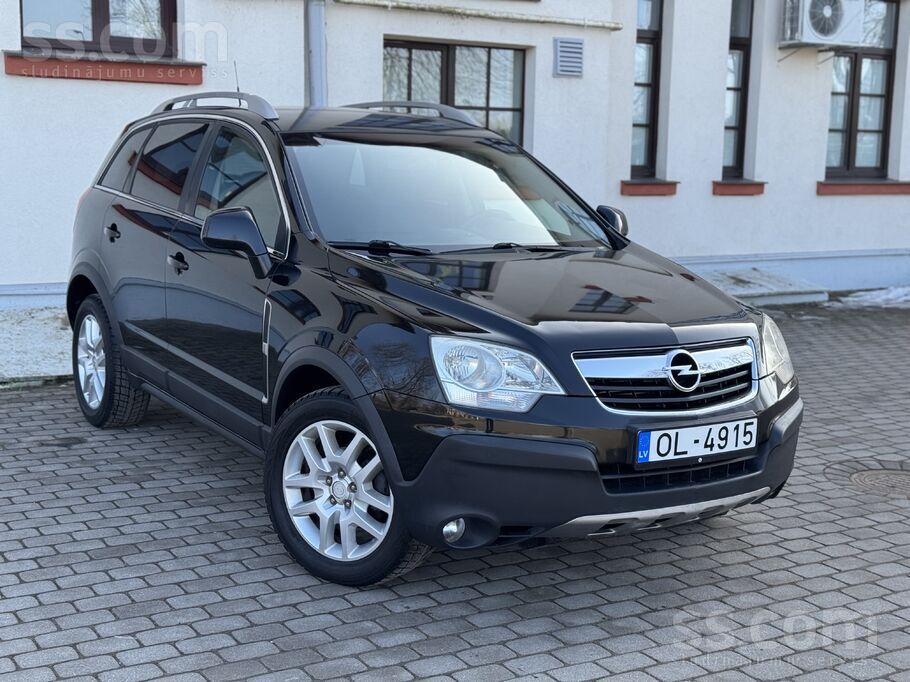 Opel Skaists un labi uzturēts Opel Antara 2.0D 4x4.