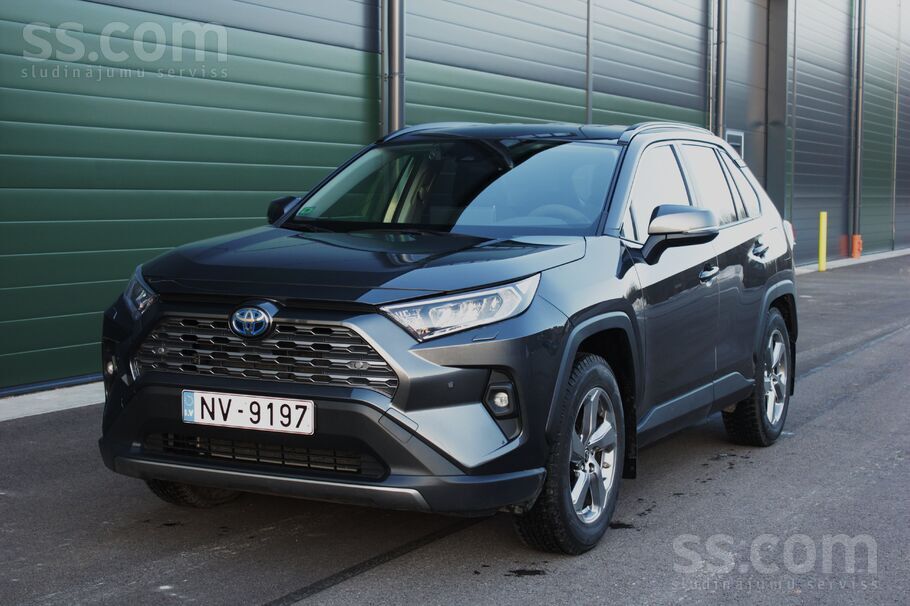 Toyota Garantija. Auto nav cietis negadījumos.