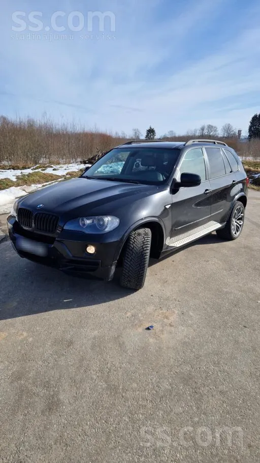 BMW Uz tirgu iet BMW X5, E70.