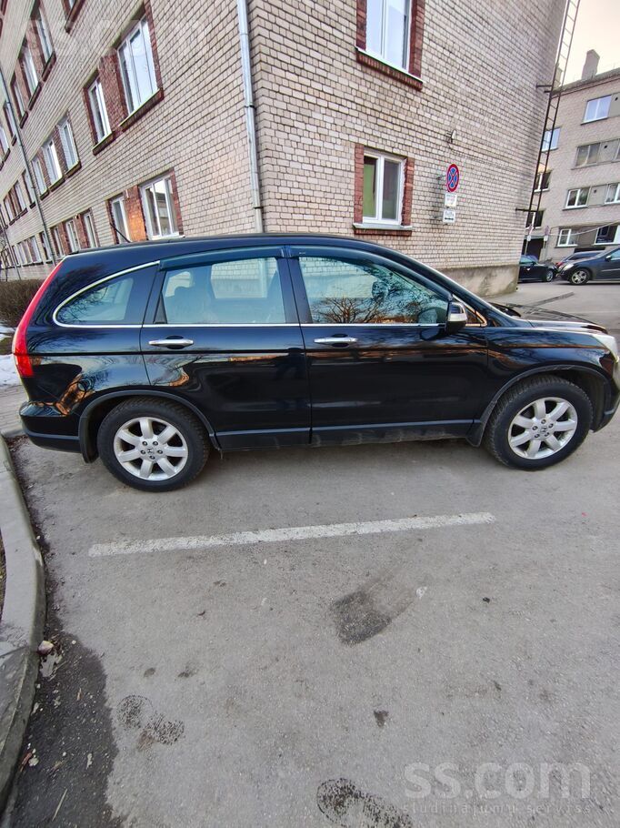 Honda Ekonomisks, praktisks ģimenes auto. Dzinējs un kār