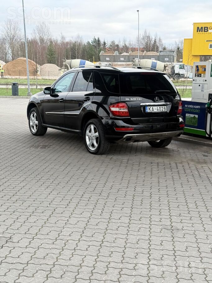 Mercedes Pārdod Ml320 Cdi 4Matic 3.0 Cdi 165kw Facelift. 