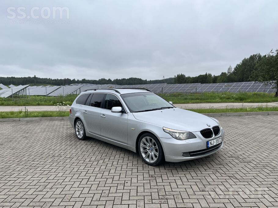 BMW Tiek tirgota automašīna BMW 520 e61, 2008. gada, a