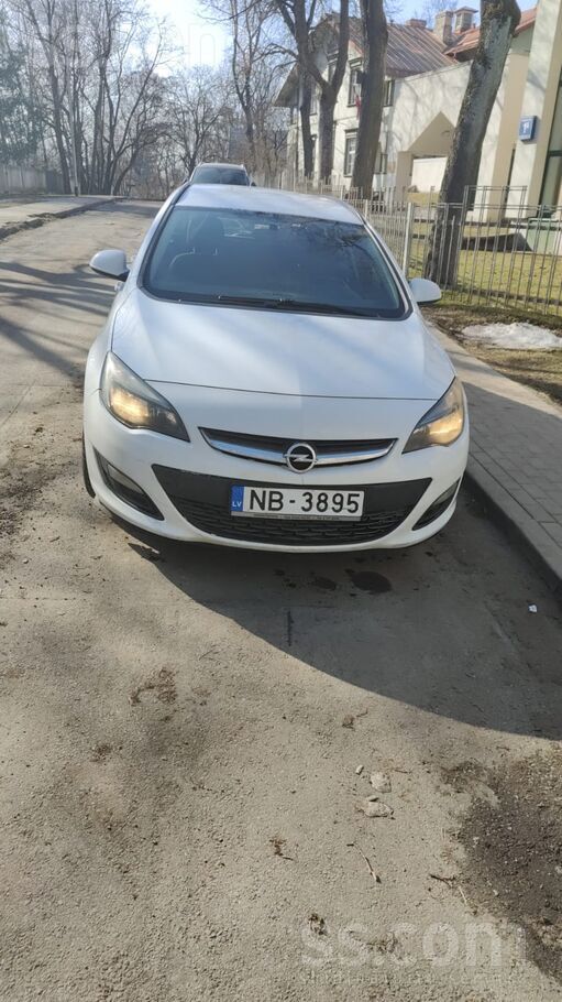 Opel Pārdodu Opel Astra Sports Tourer 2013.gada ar 1.7 